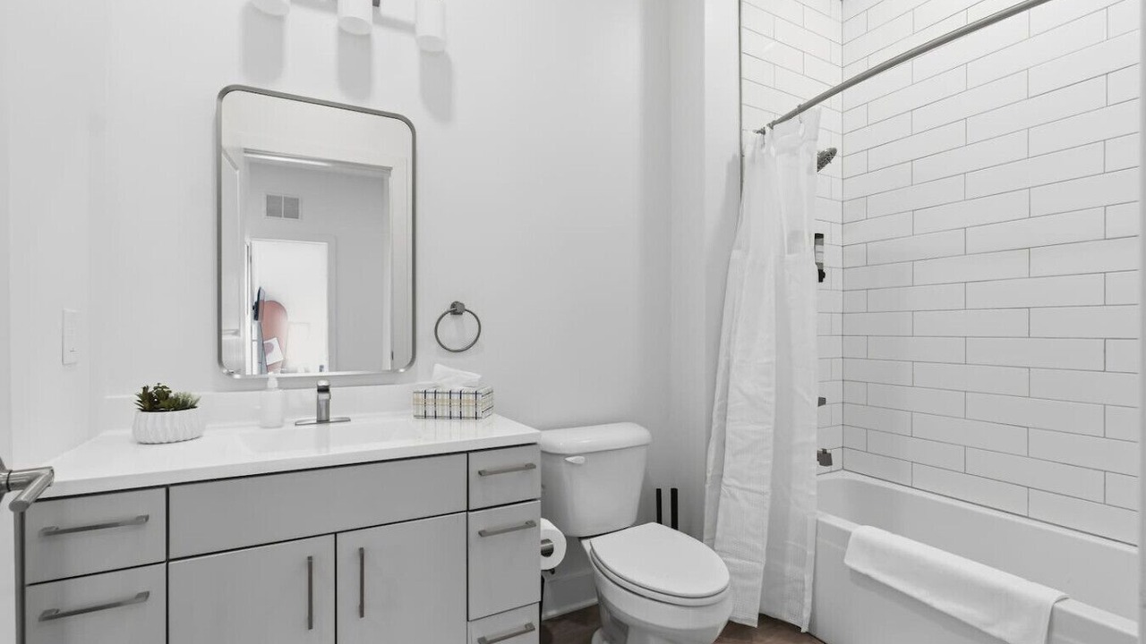 Photo of Bathroom in Little Italy