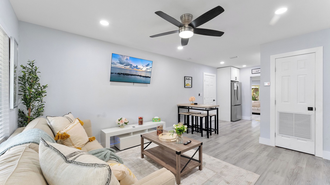 Photo of Livingroom in Central Fort Lauderdale