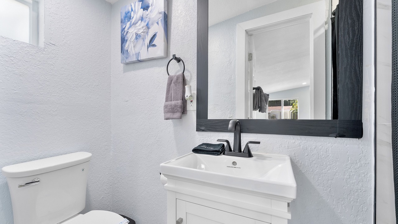 Photo of Bathroom in Central Fort Lauderdale