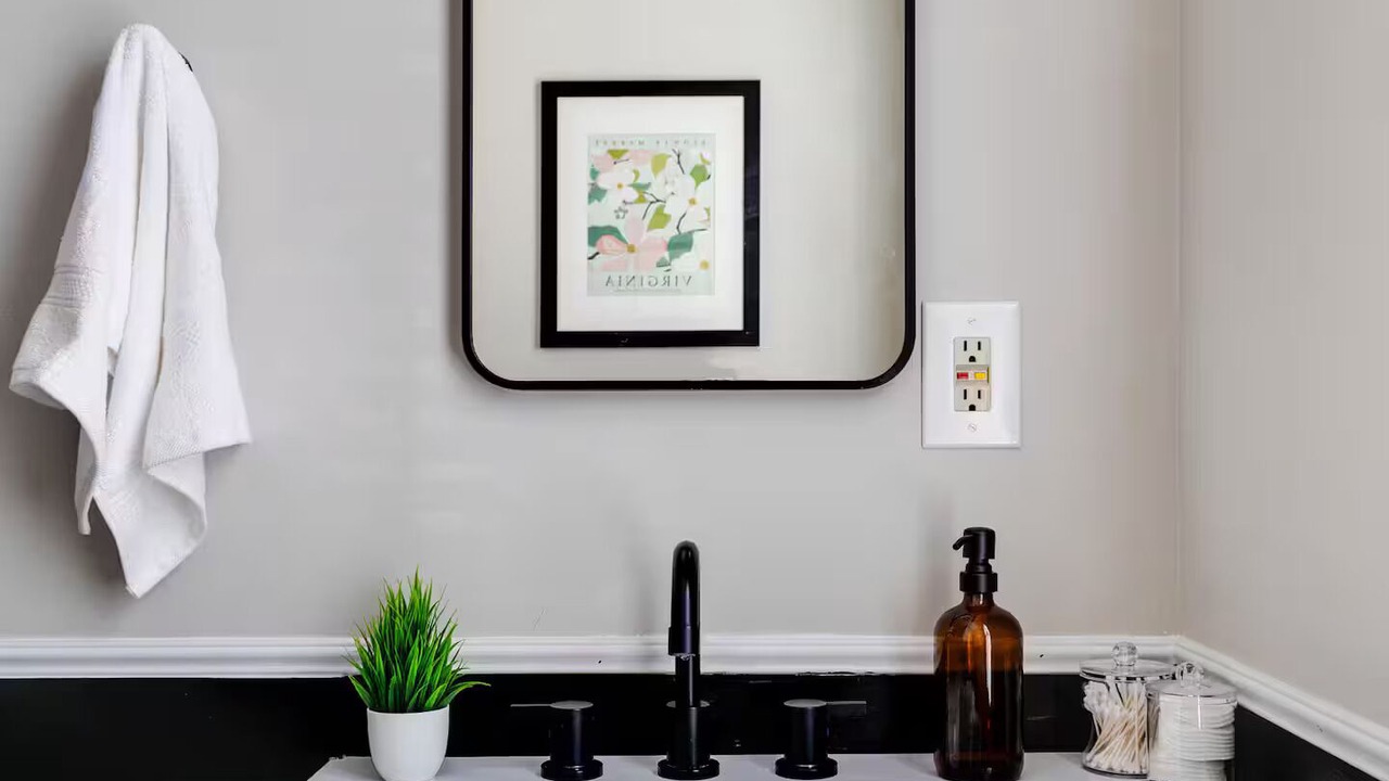 Photo of Bathroom in Monroe Ward