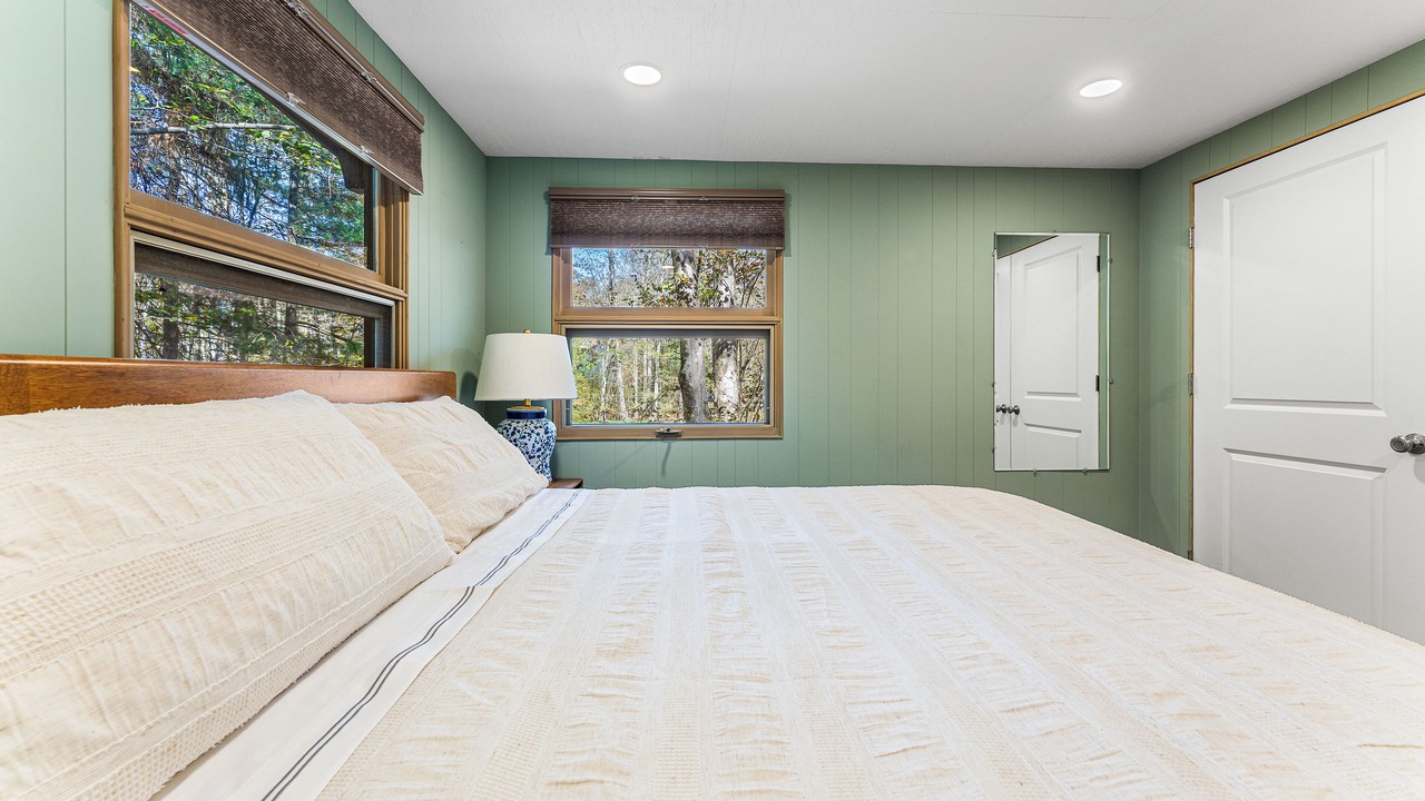 Photo of Bedroom in Pocono Pines