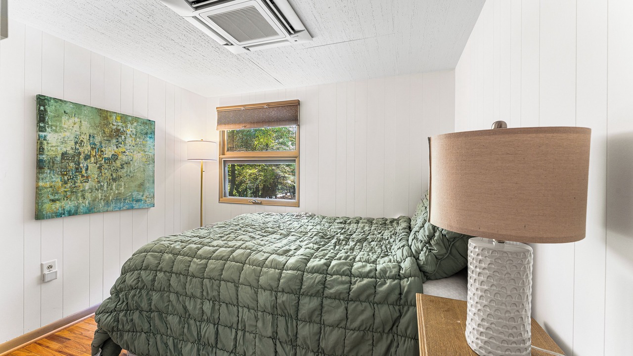 Photo of Bedroom in Pocono Pines