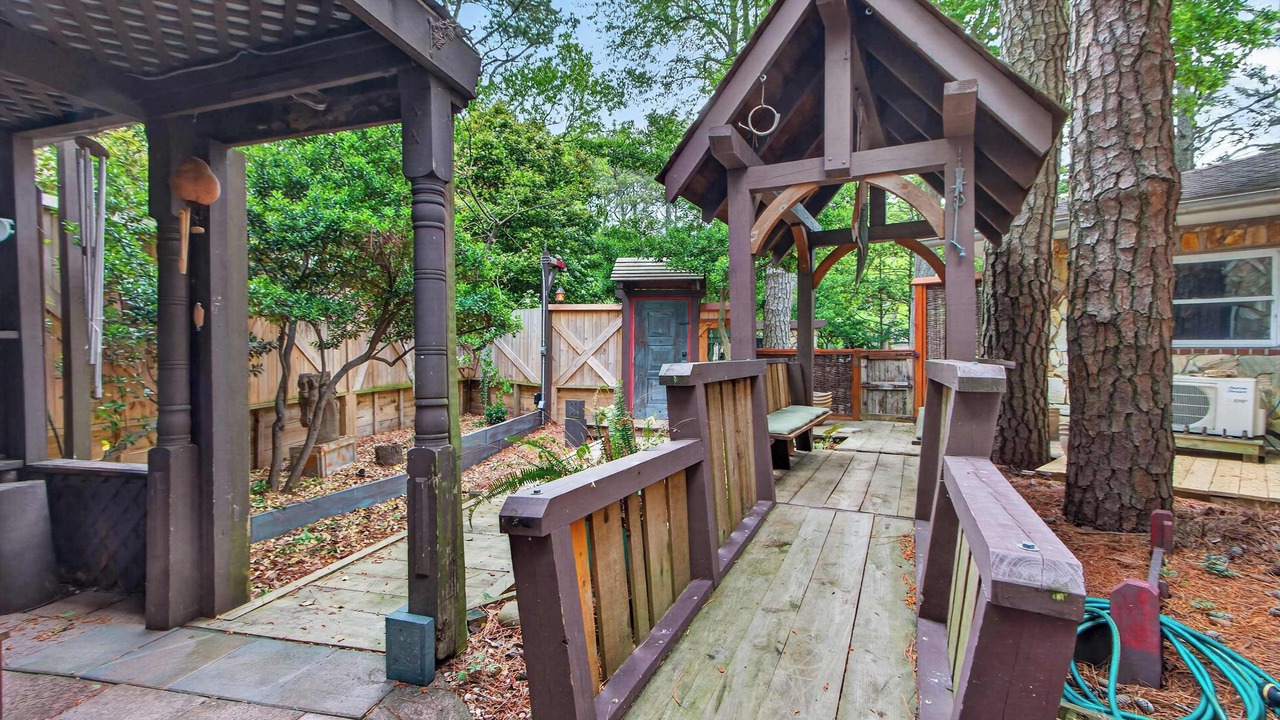Photo of Outdoor in Caine Woods