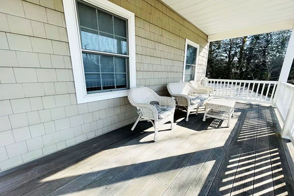 Photo of Patio Balcony in Town Bank