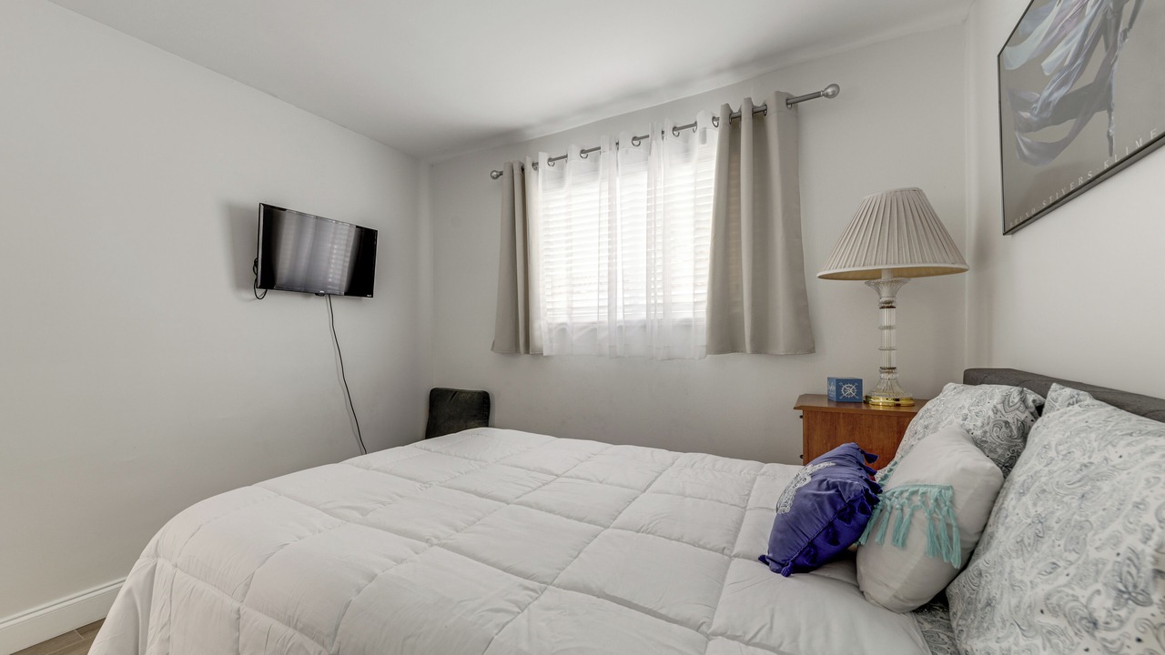 Photo of Bedroom in Cypress Point