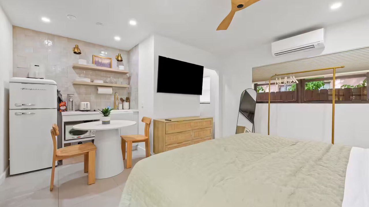 Photo of Bedroom in Beverly Heights
