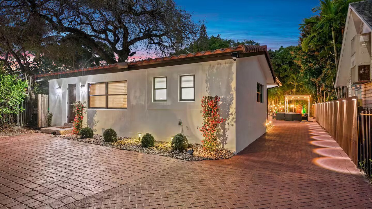 Photo of Outdoor in Beverly Heights