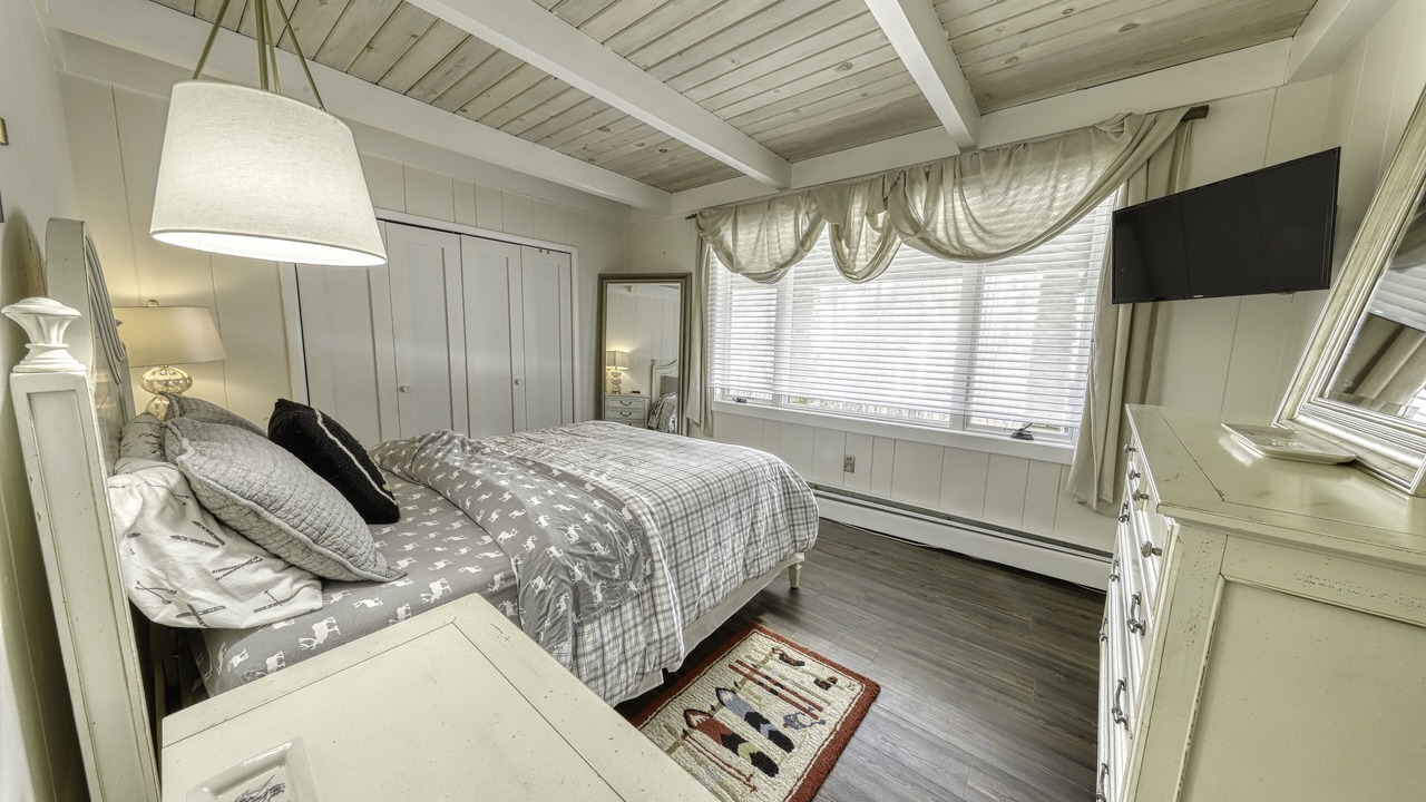 Photo of Bedroom in Ellicottville