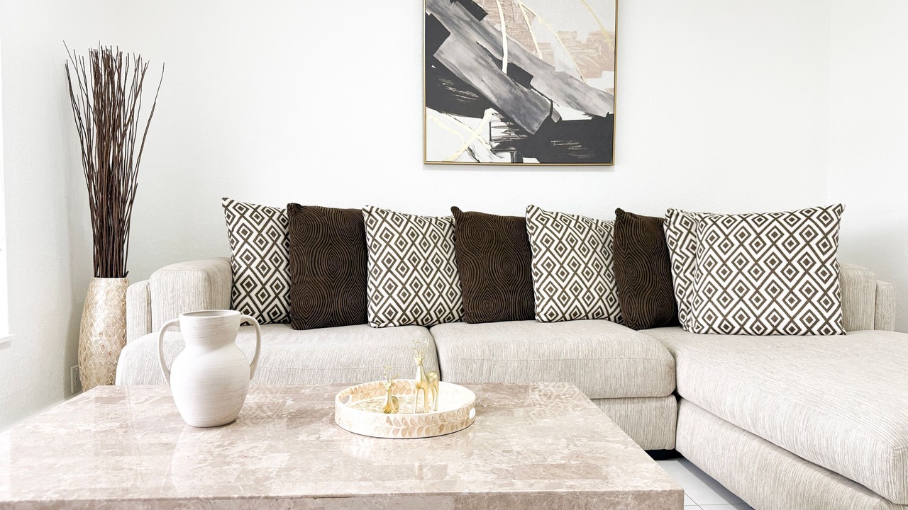 Photo of Livingroom in Miami Gardens