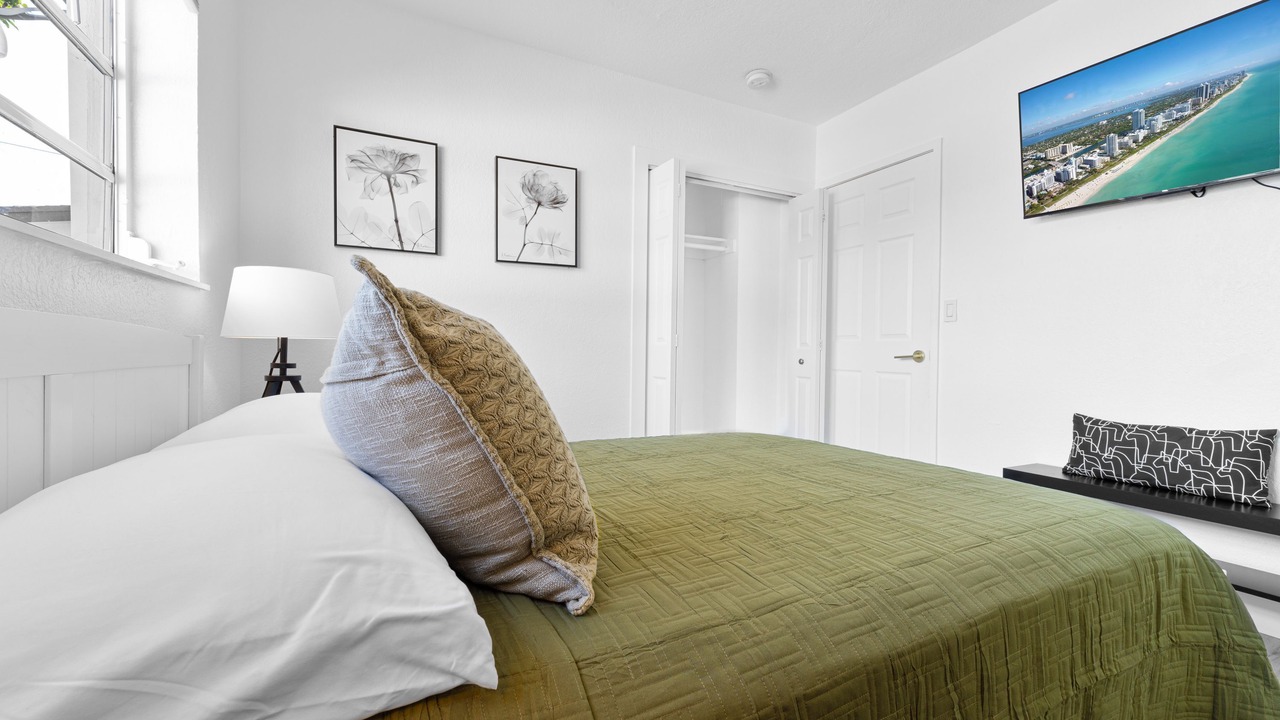 Photo of Bedroom in Miami Gardens