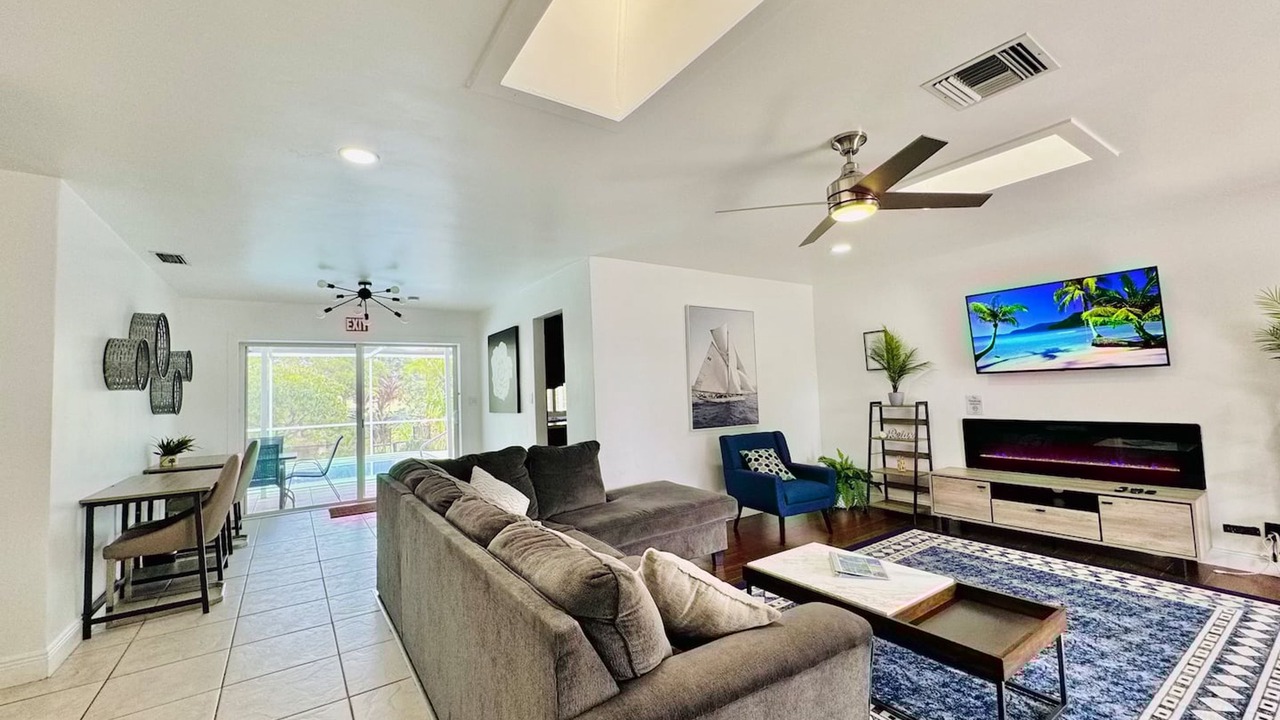 Photo of Livingroom in Sunrise