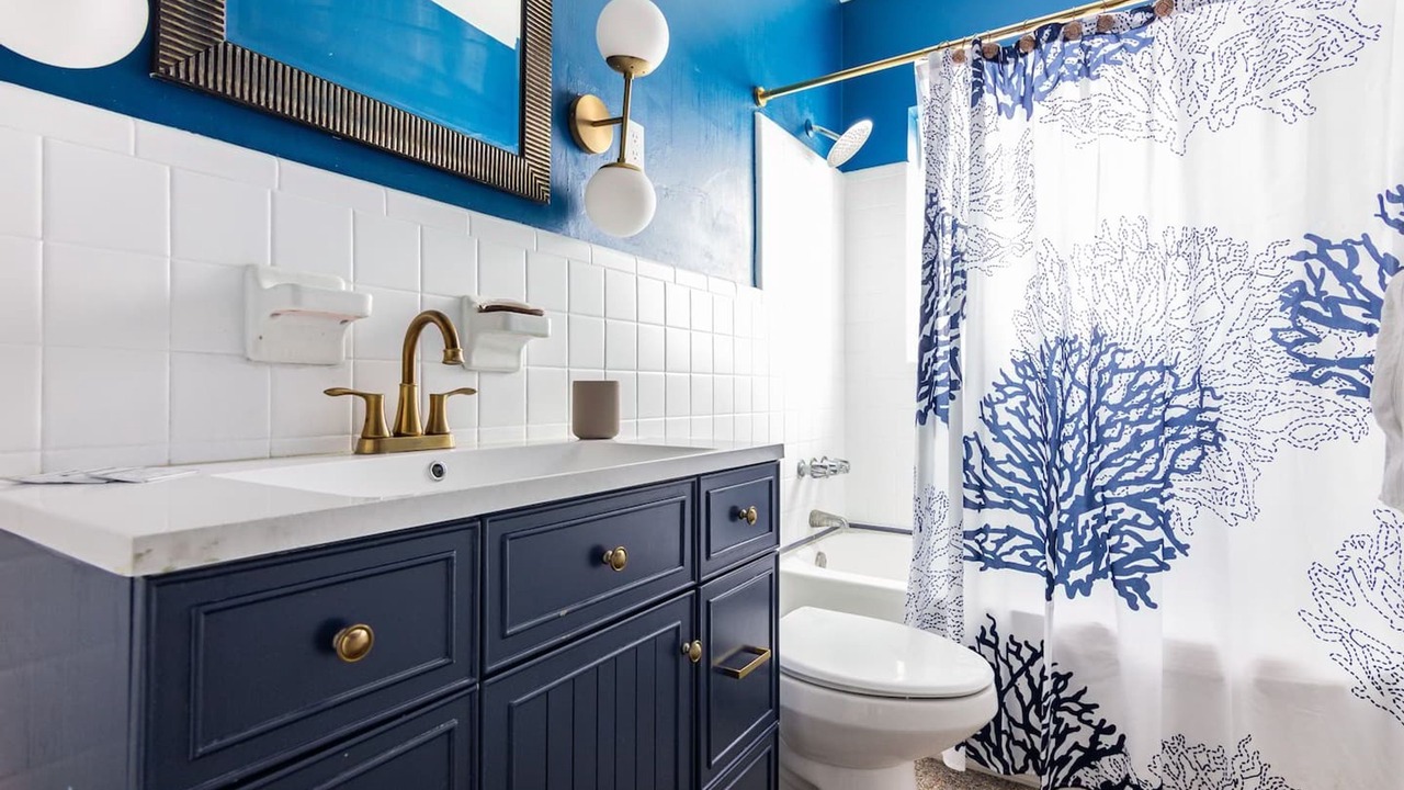 Photo of Bathroom in Royal Poinciana
