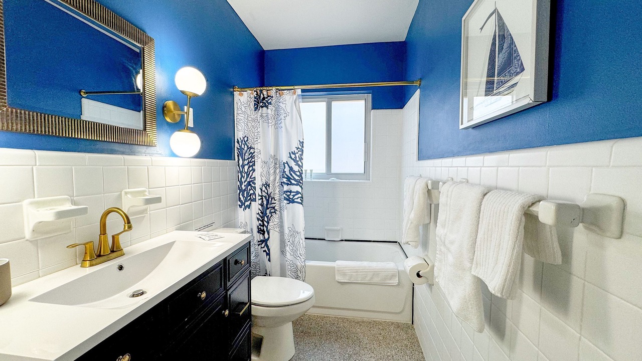 Photo of Bathroom in Royal Poinciana