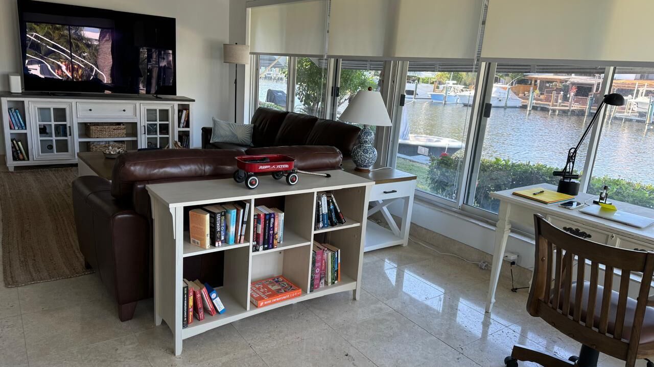 Photo of Livingroom in Hendricks and Venice Isles