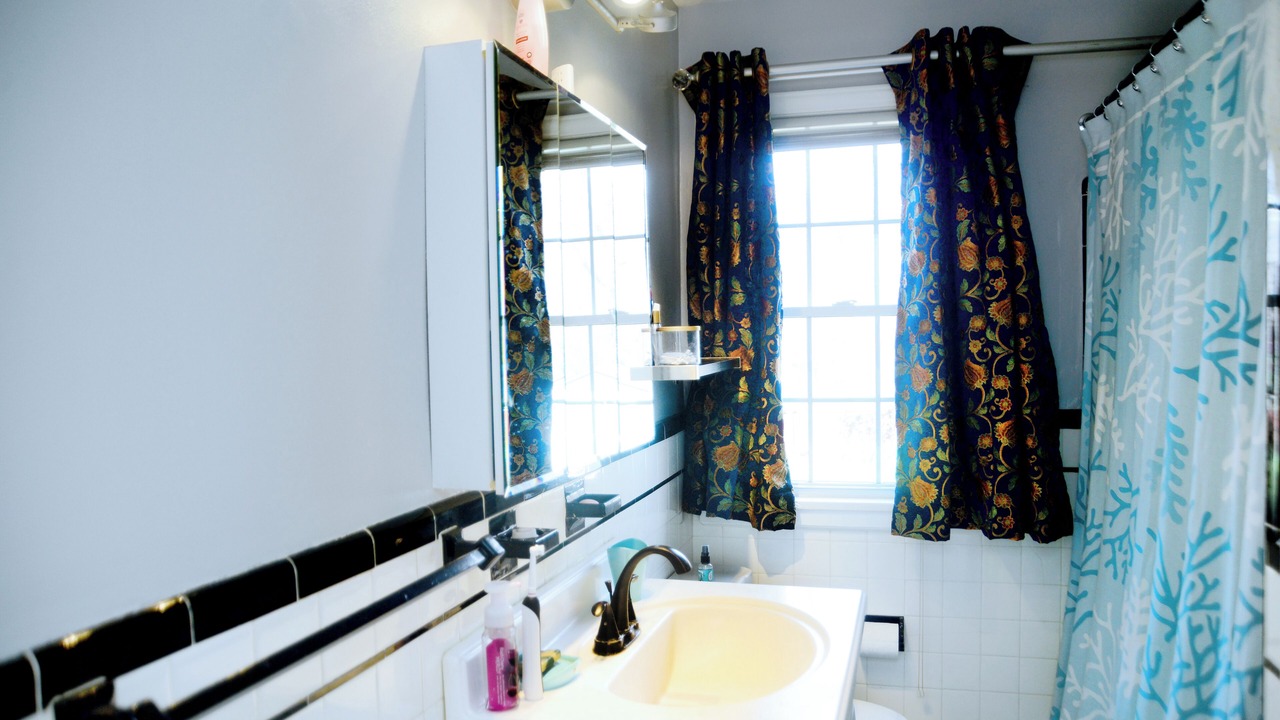 Photo of Bathroom in Pentagon City