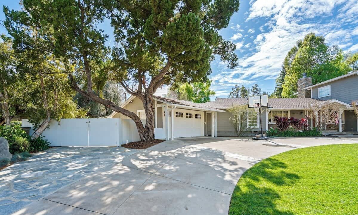 Photo of Outdoor in Tarzana