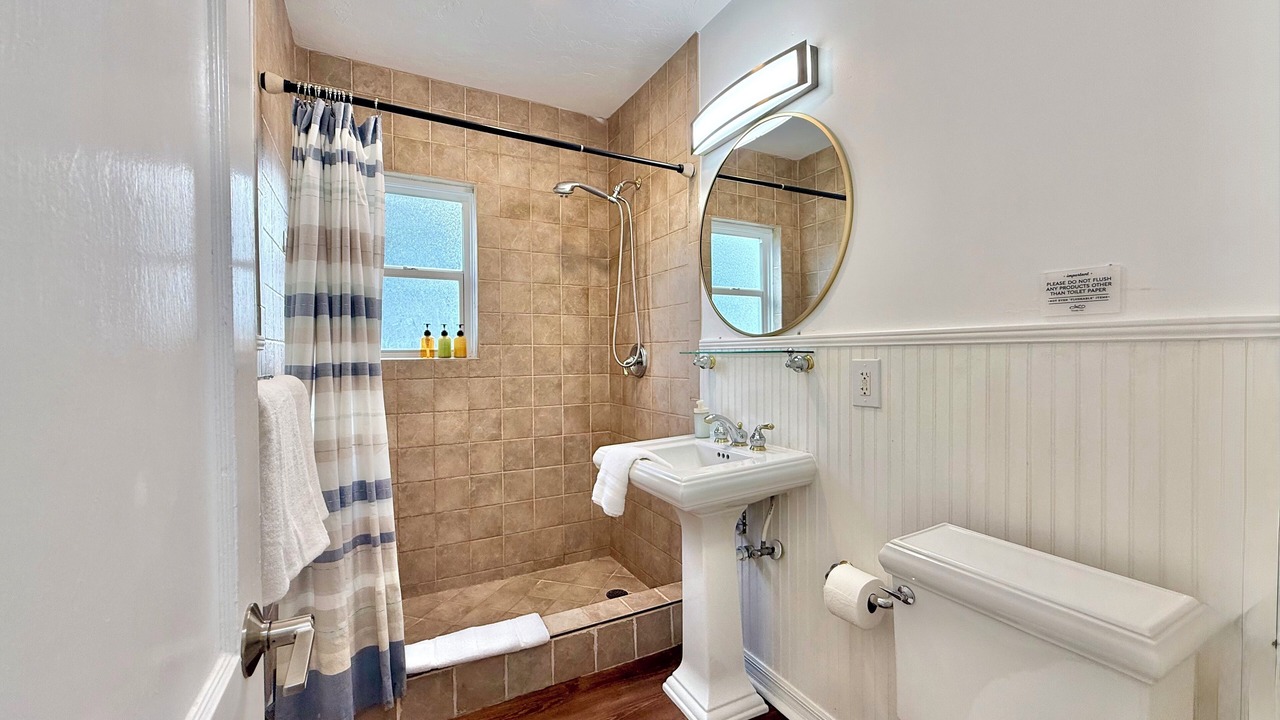 Photo of Bathroom in Dolphin Isles