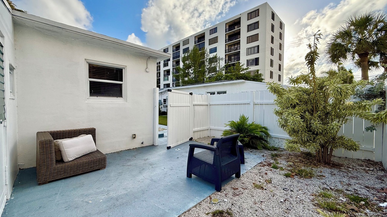 Photo of Patio Balcony in Dolphin Isles