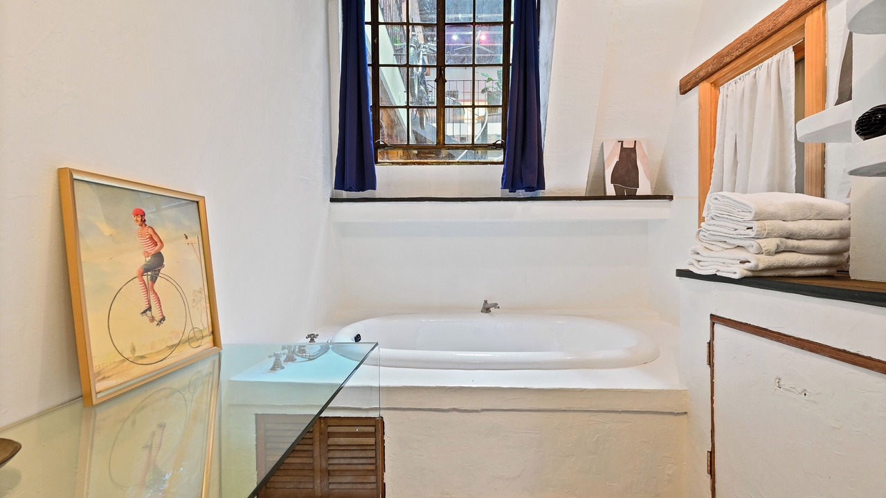 Photo of Bathroom in Bowery