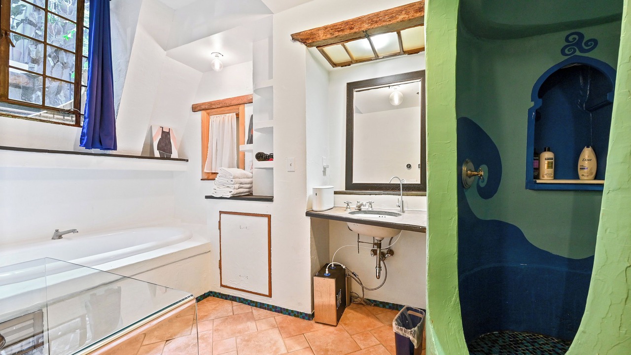 Photo of Bathroom in Bowery