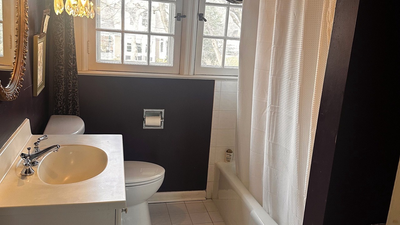Photo of Bathroom in Edgeworth