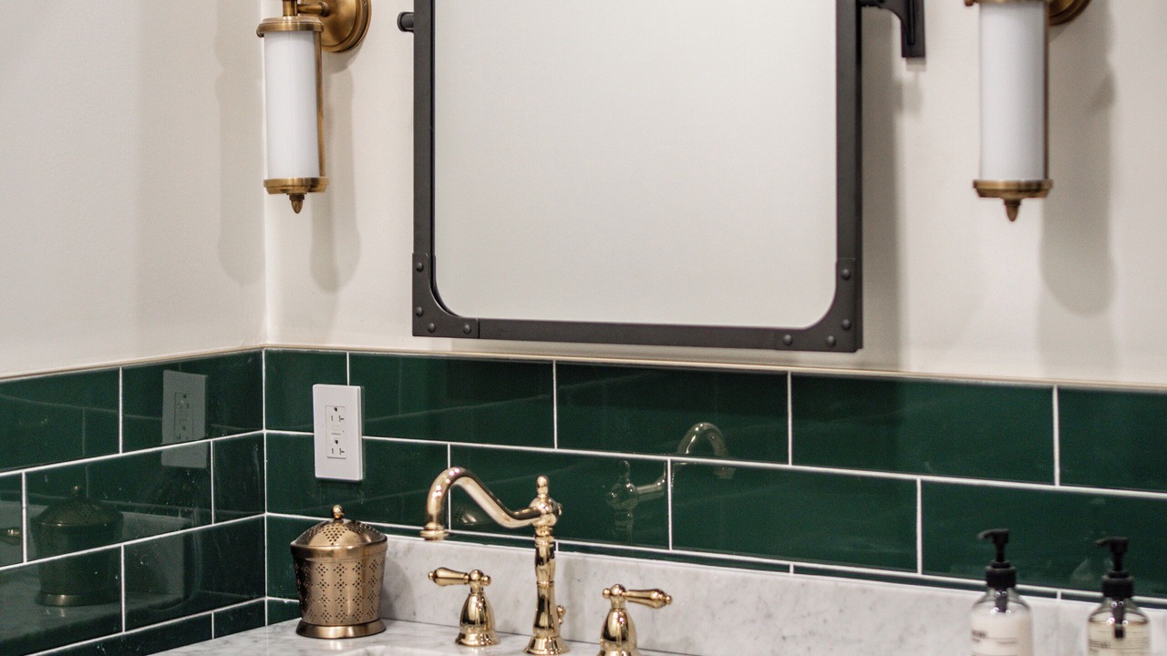 Photo of Bathroom in Downtown Pittsburgh
