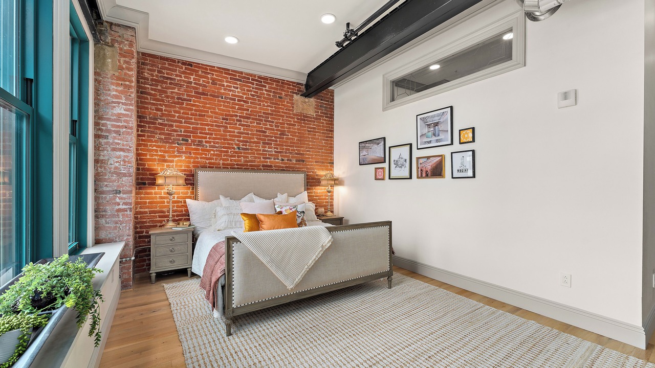 Photo of Bedroom in Downtown Pittsburgh