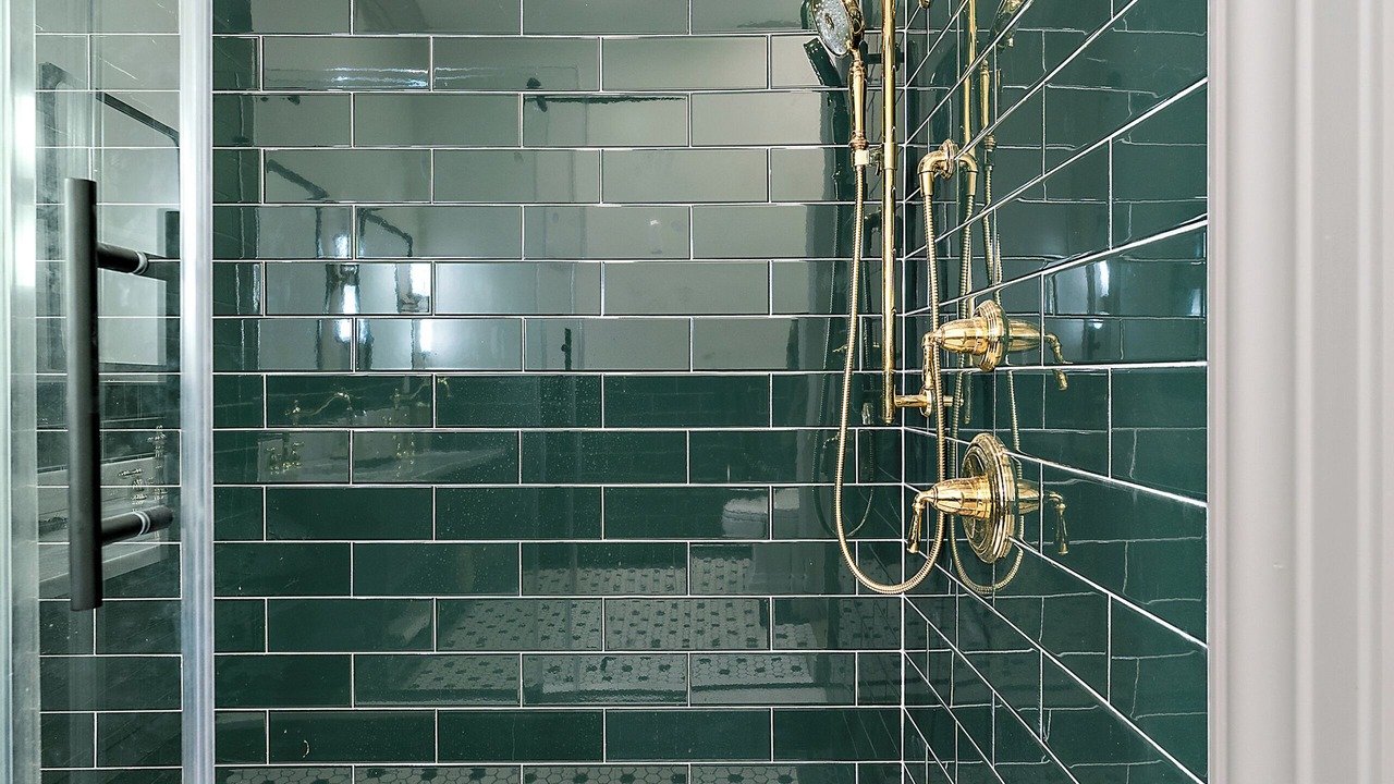 Photo of Bathroom in Downtown Pittsburgh