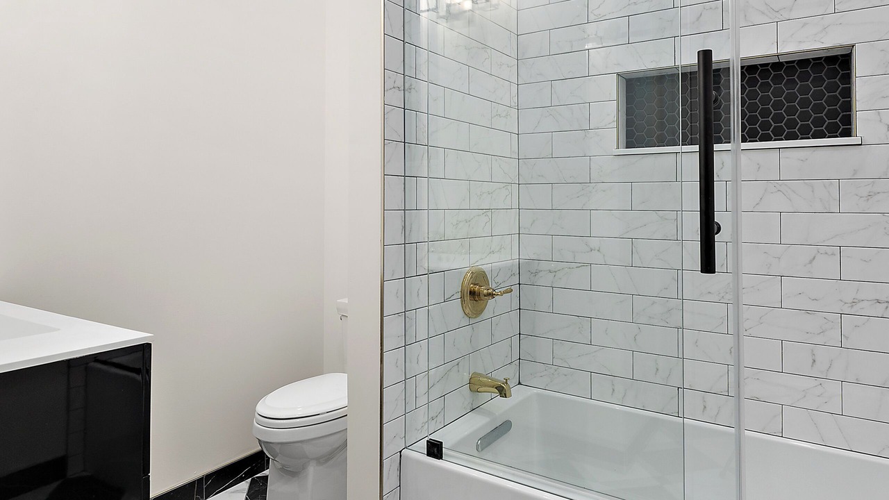 Photo of Bathroom in Downtown Pittsburgh