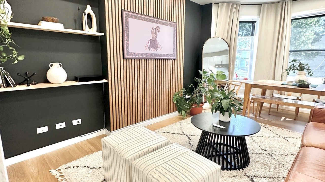 Photo of Livingroom in Forest Hill
