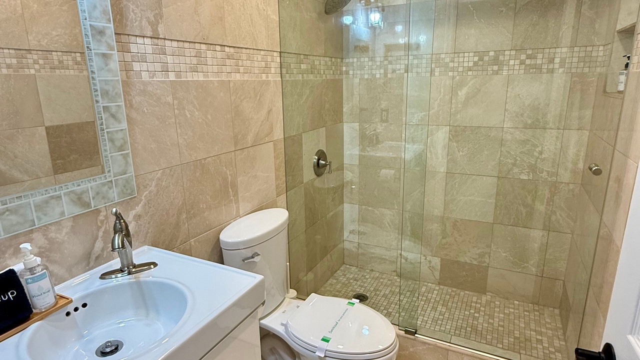 Photo of Bathroom in Sunrise