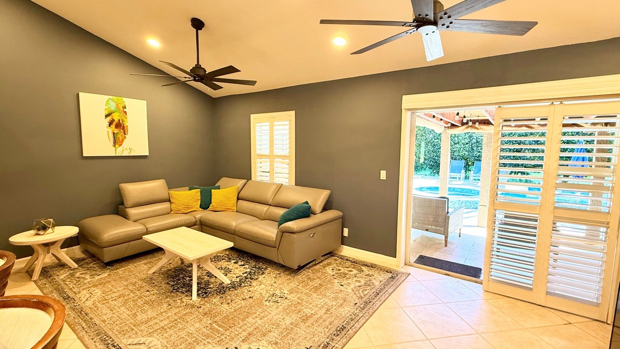 Photo of Livingroom in Sunrise
