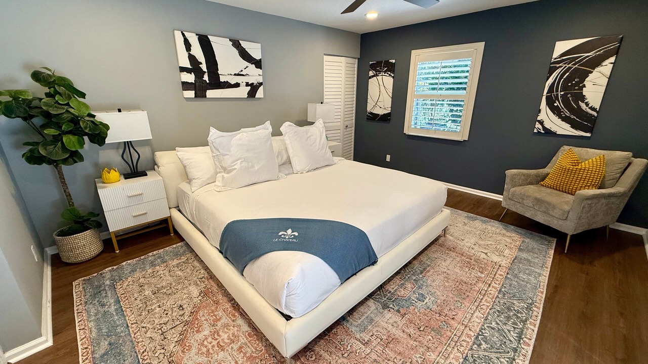 Photo of Bedroom in Sunrise