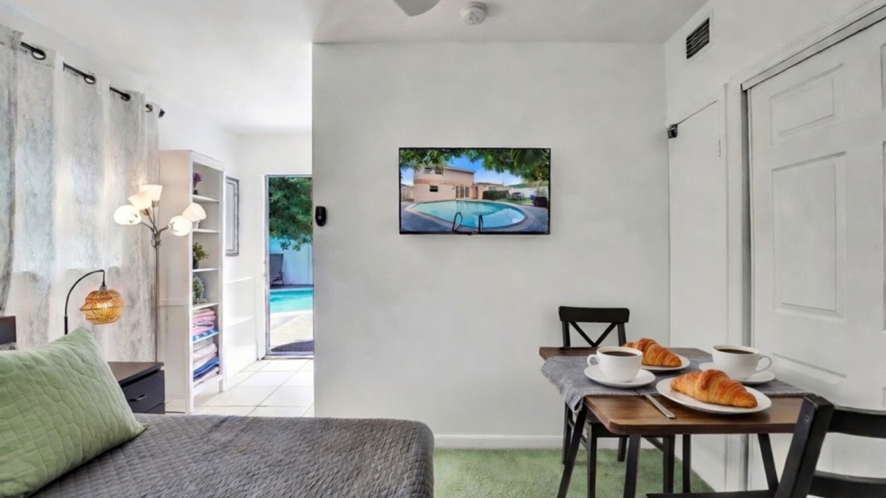 Photo of Bedroom in Hallandale Beach