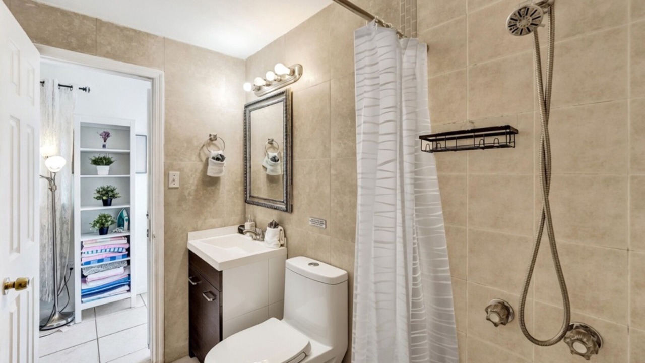 Photo of Bathroom in Hallandale Beach