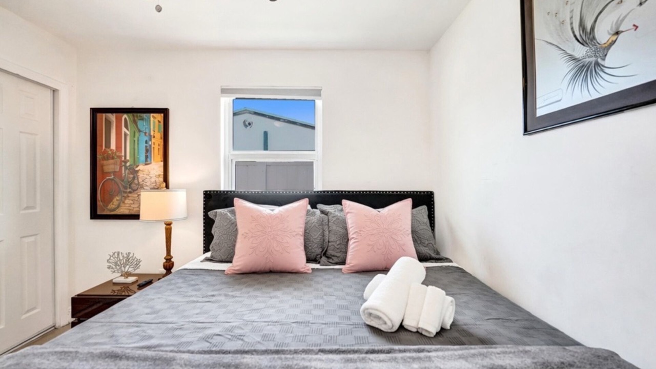 Photo of Bedroom in Hallandale Beach