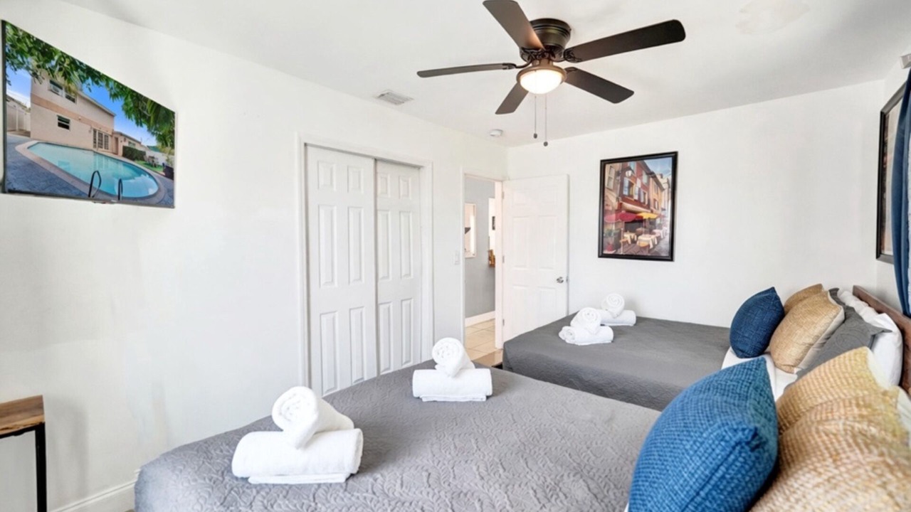 Photo of Bedroom in Hallandale Beach
