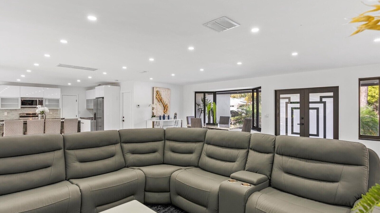 Photo of Livingroom in Ojus
