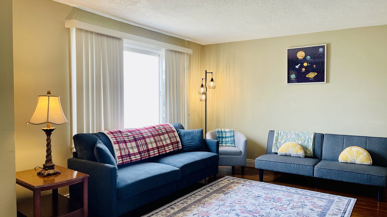 Photo of Livingroom in Amherst