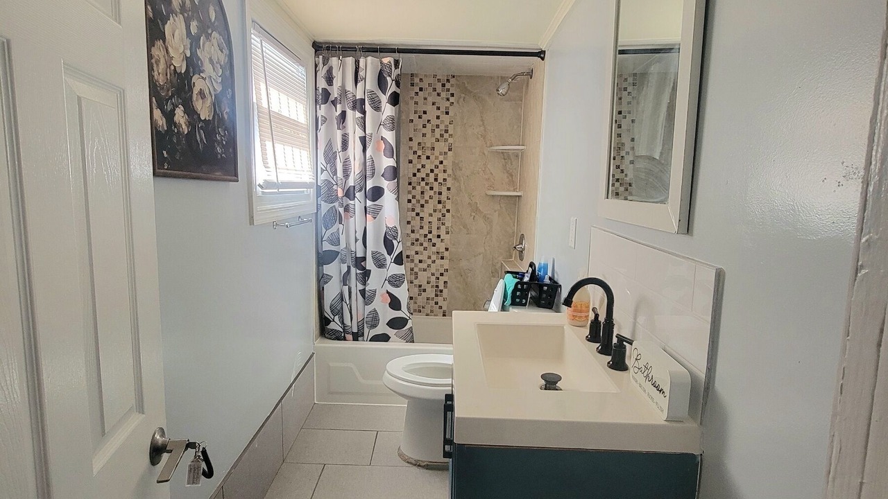 Photo of Bathroom in Newark
