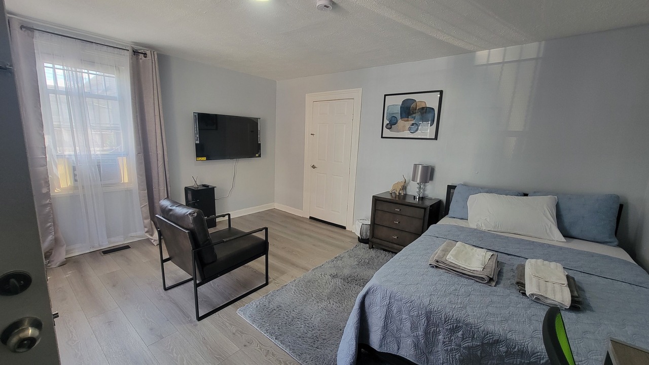 Photo of Bedroom in Newark