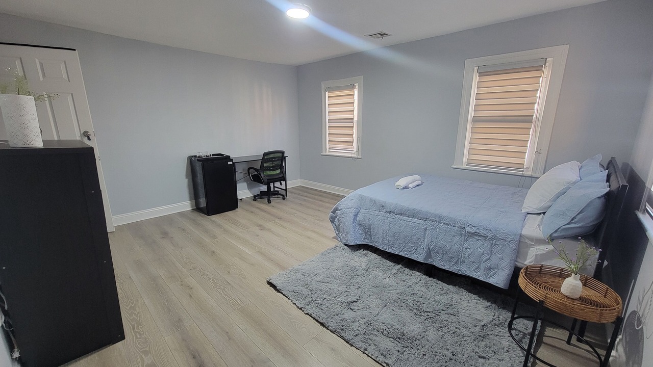 Photo of Bedroom in Newark