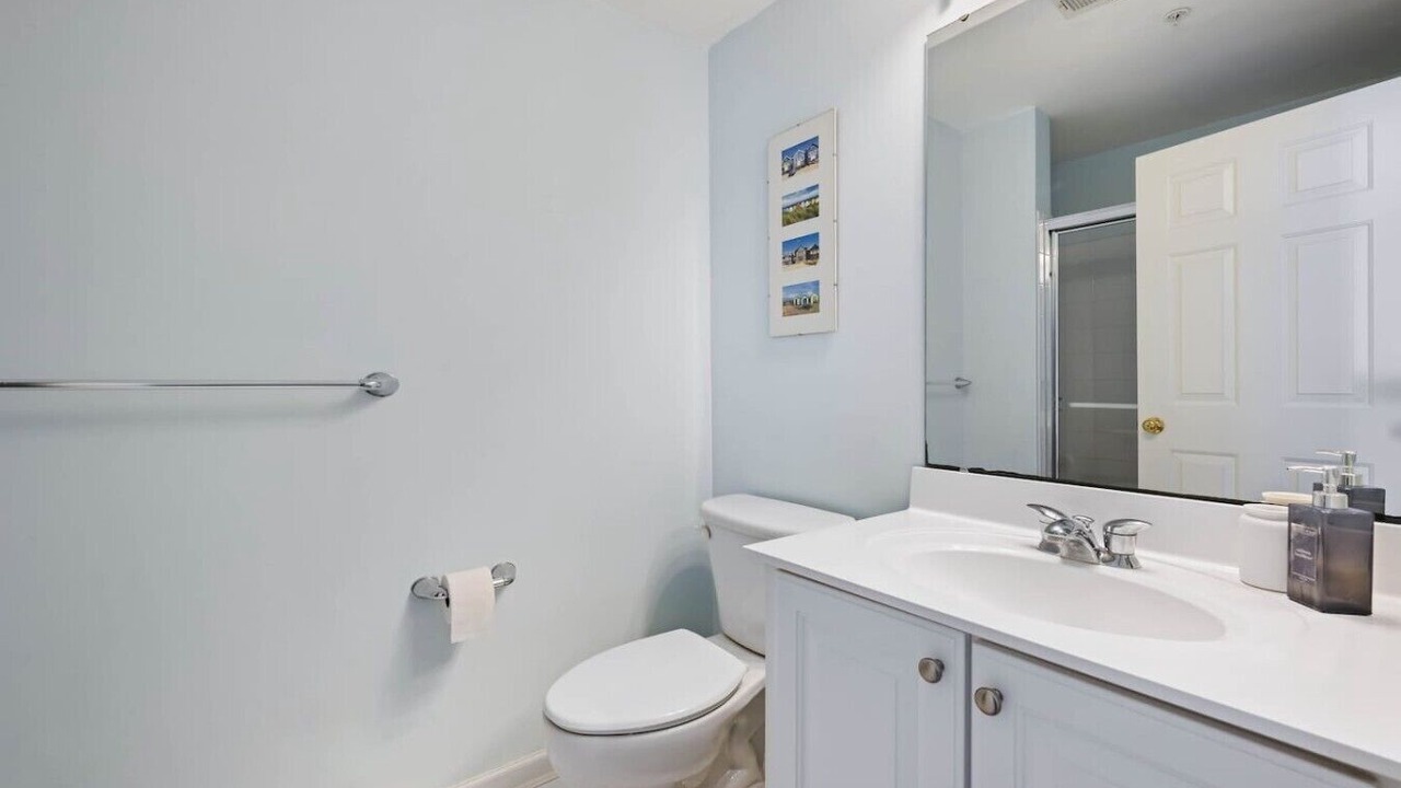 Photo of Bathroom in Sunset Island