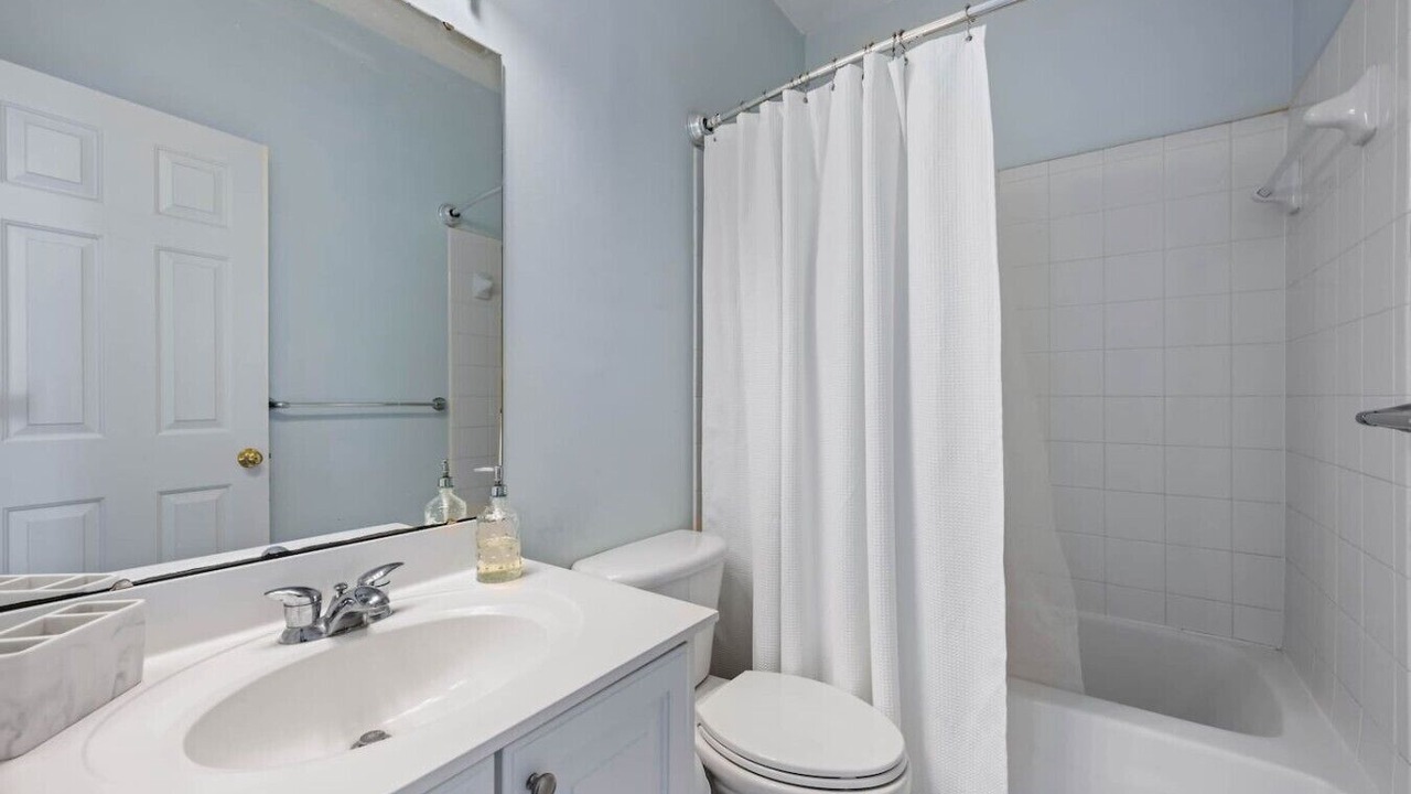 Photo of Bathroom in Sunset Island