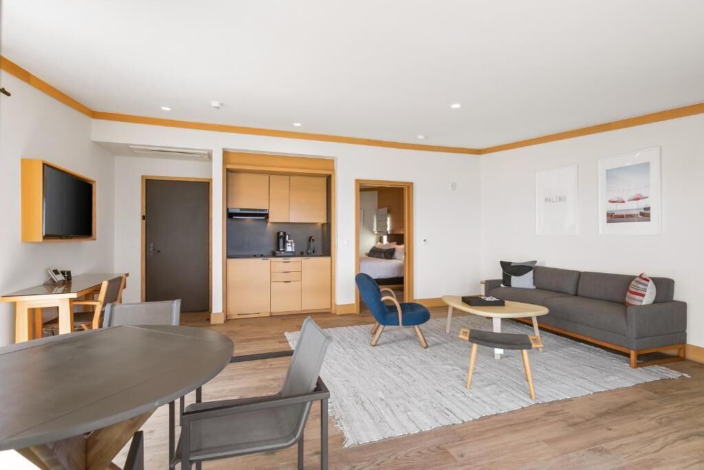 Photo of Livingroom in Eastern Malibu