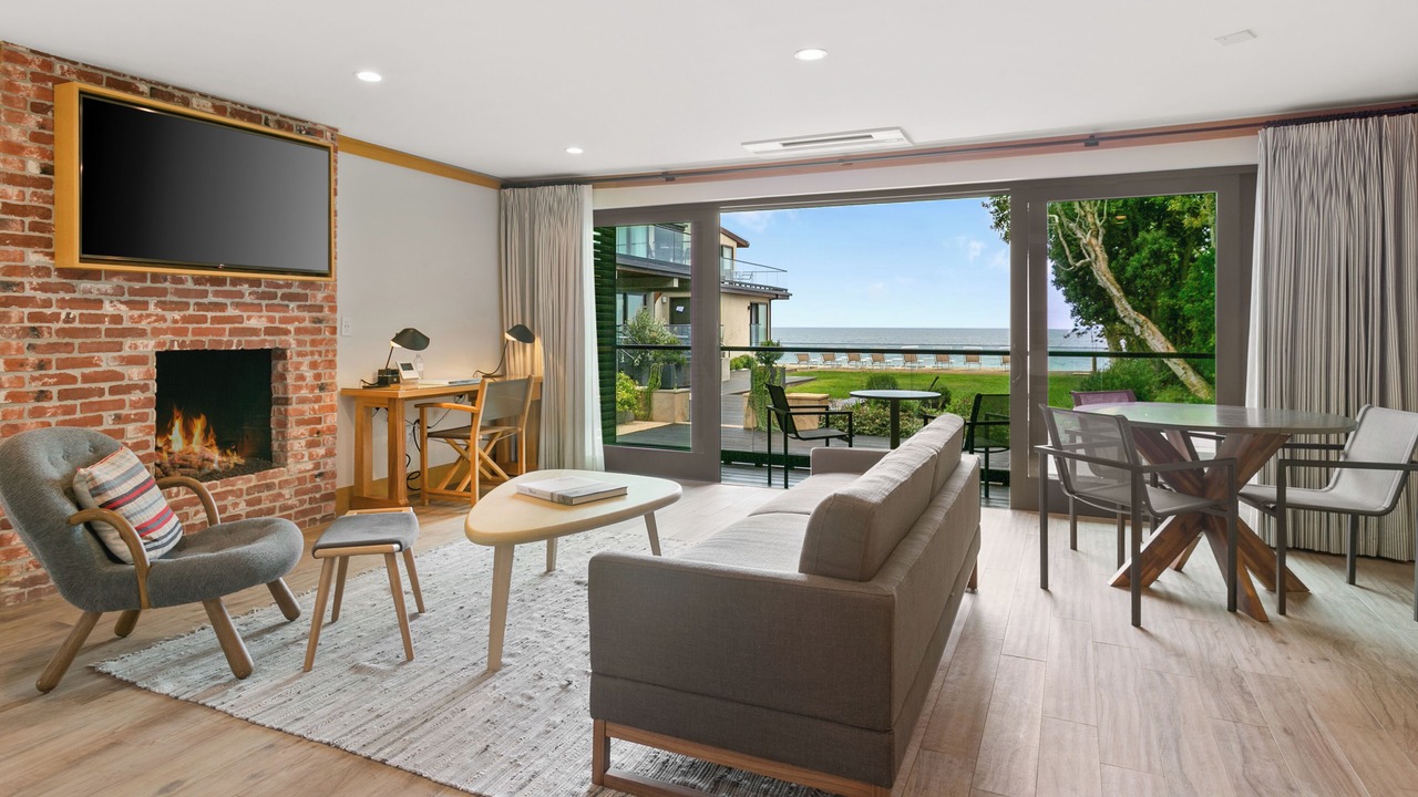 Photo of Livingroom in Eastern Malibu