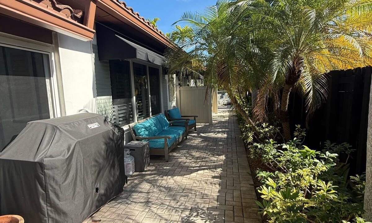 Photo of Patio Balcony in Poinsettia Heights