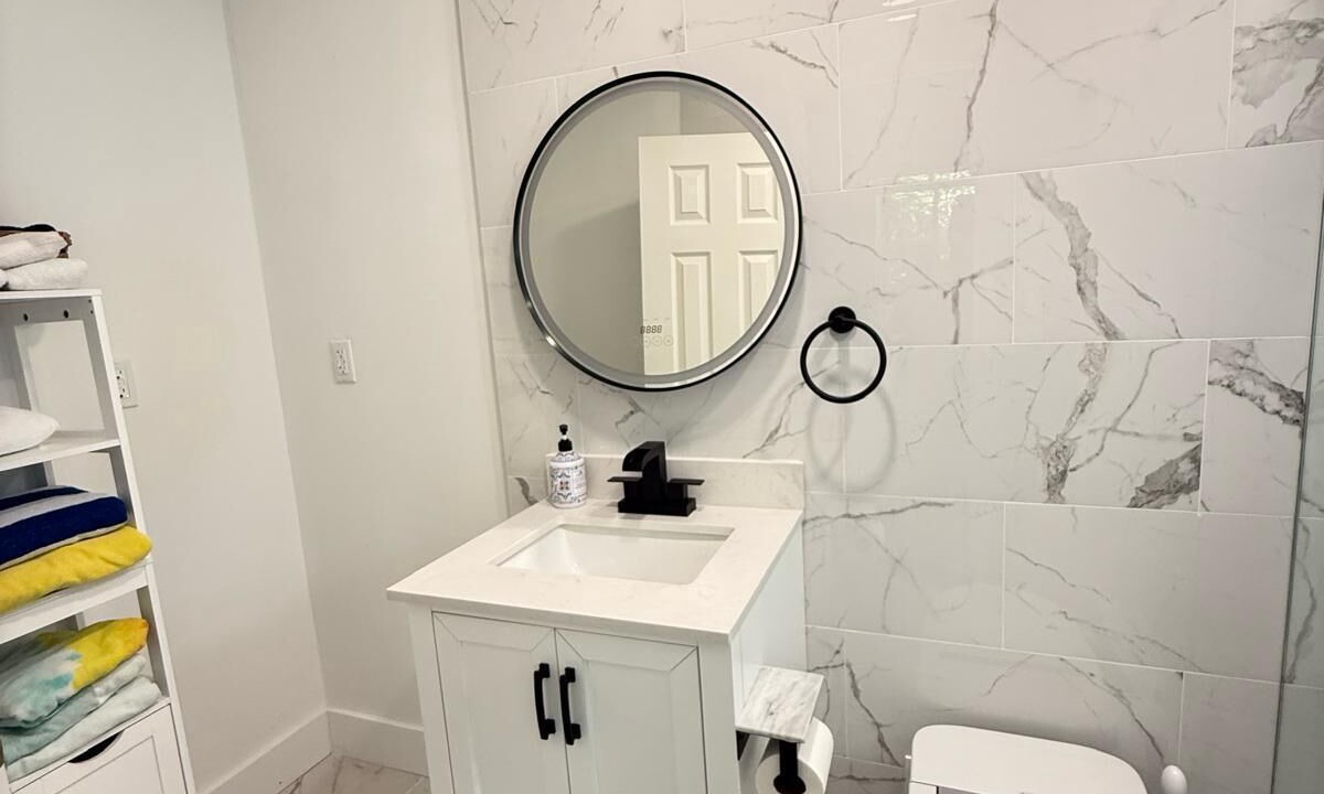 Photo of Bathroom in Poinsettia Heights