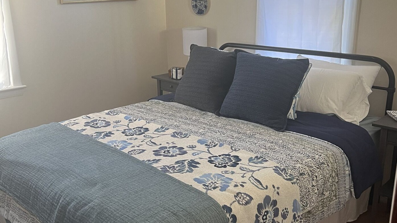 Photo of Bedroom in Calvert Beach-Long Beach