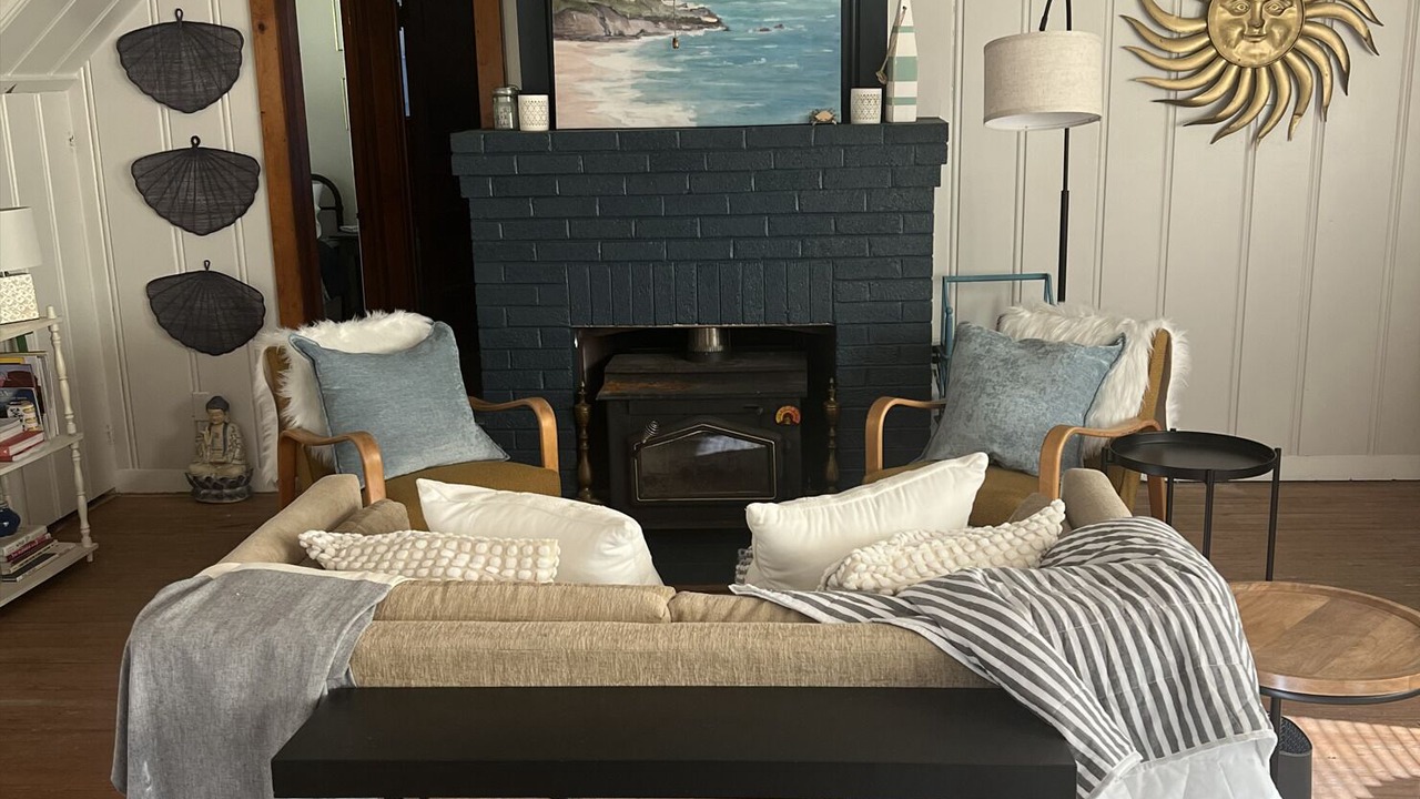 Photo of Livingroom in Calvert Beach-Long Beach